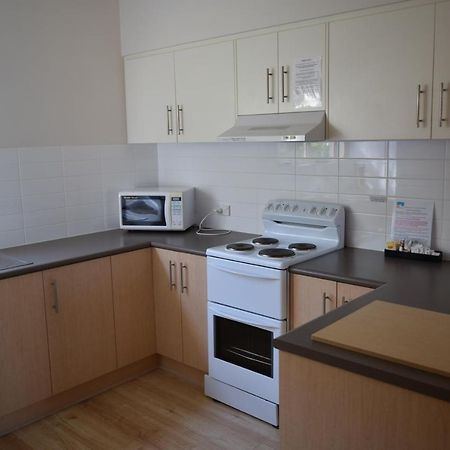 Glenelg Holiday Apartments - Corfu Adelaïde Extérieur photo