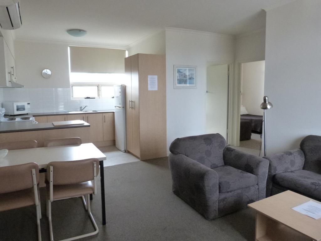Glenelg Holiday Apartments - Corfu Adelaïde Chambre photo