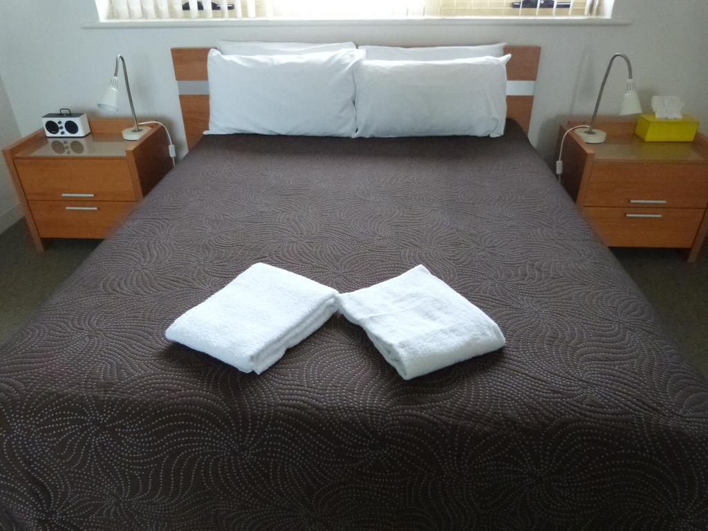 Glenelg Holiday Apartments - Corfu Adelaïde Chambre photo